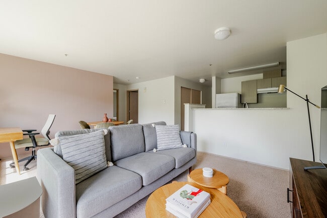 Photo - 4740 21st Ave NE Unidad SI FL1-ID1013