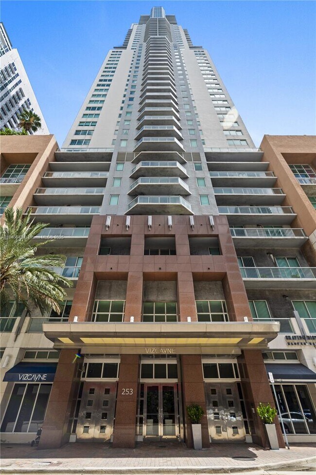 Building Photo - 253 NE 2nd St Unit 228 Rental