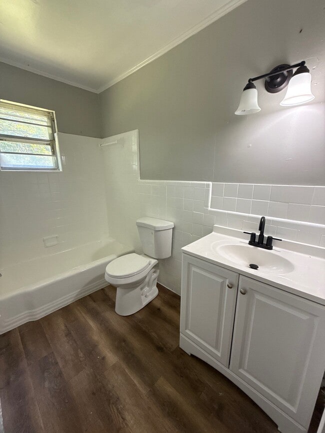 Photo - 306 Poplar St