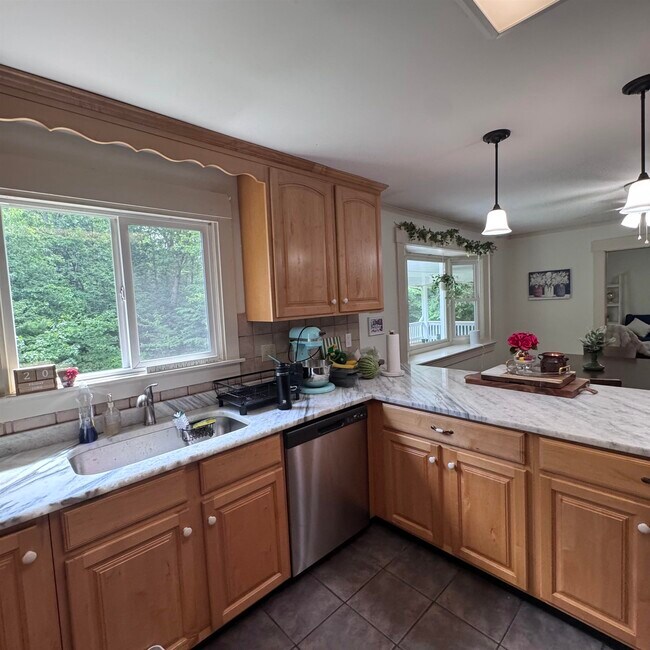 Photo - 44 Stowell Rd