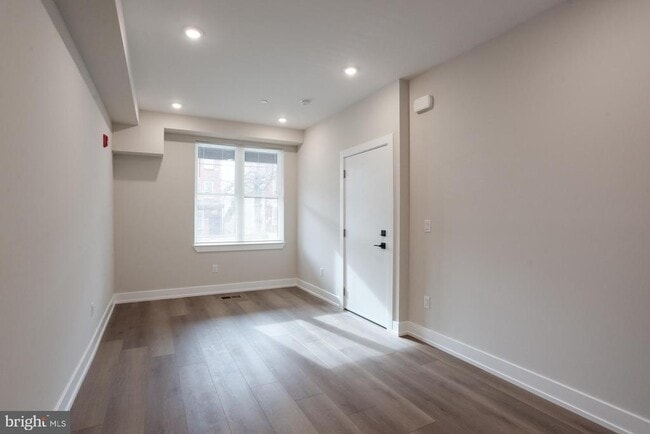 Photo - 3849 Fairmount Ave Unit 1