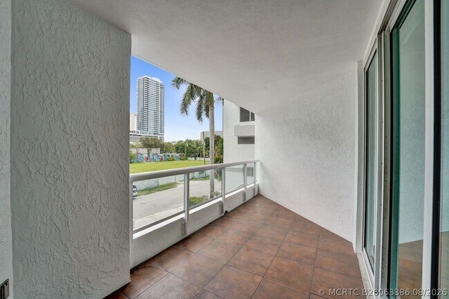 401 SW 4th Ave Unit 203