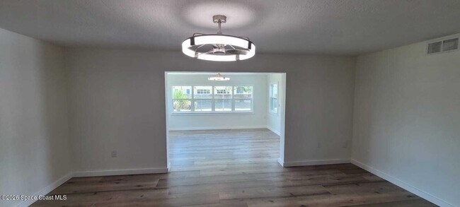 Photo - 329 W Arlington St