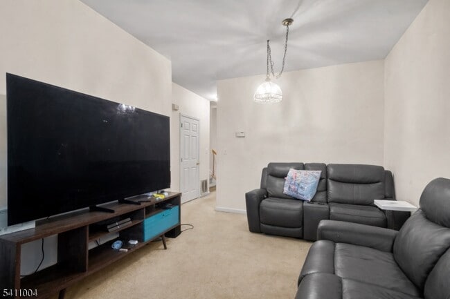 Photo - 137 Stratford Dr