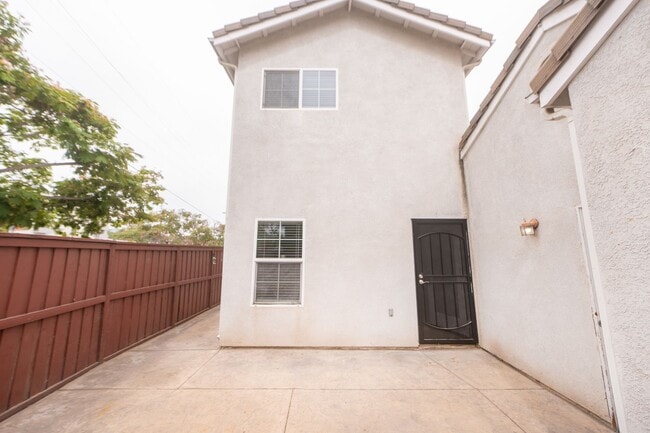 Photo - 511 Stork St