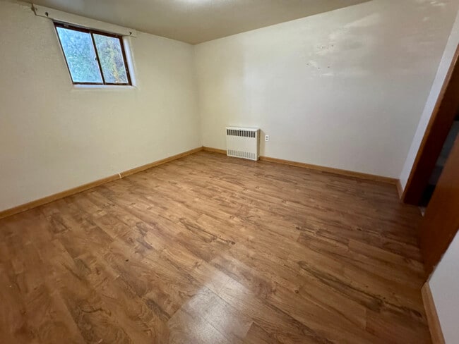 Photo - 302 W 7th St