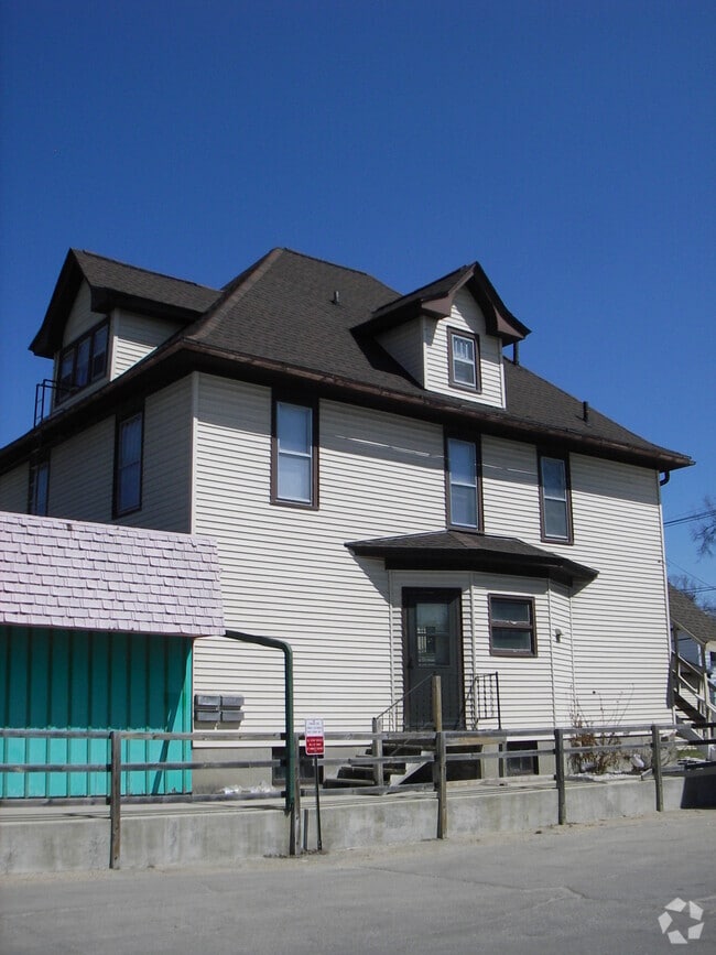 Building Photo - 1569 1st Ave SE Unit #4 Rental