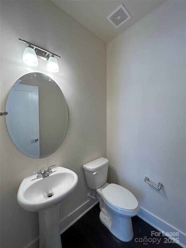 Photo - 15033 New Amsterdam Ln