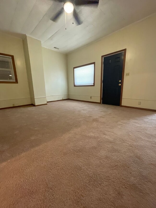 to this charming 2bedroom, 1bath... House House Rental in