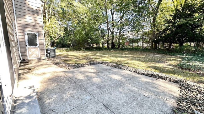 Photo - 1271 Hereford Rd