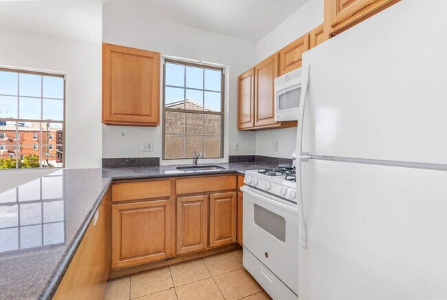 Photo - 621 N 33rd St