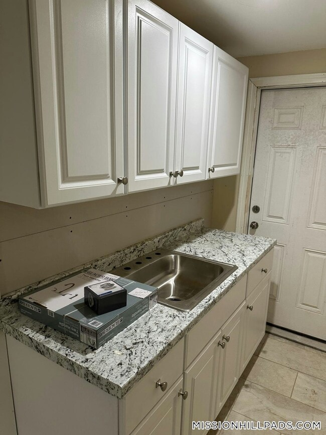 151 Highland St Unidad B