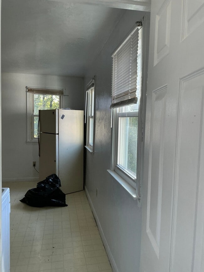 Photo - 205 Mechanic St