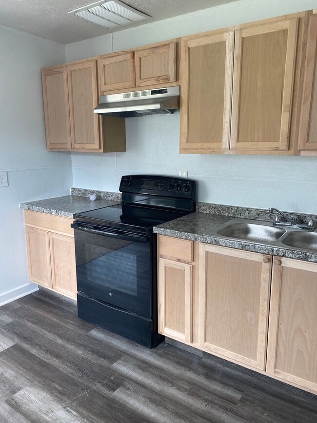 Photo - 8505 Jasper Ave