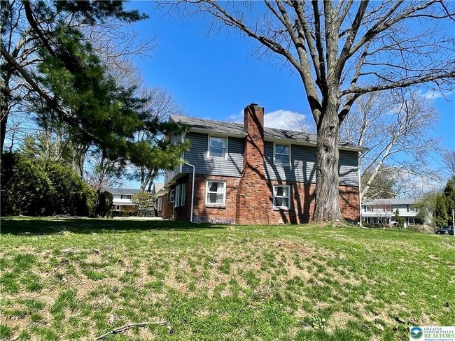 Photo - 1331 Armstrong Rd