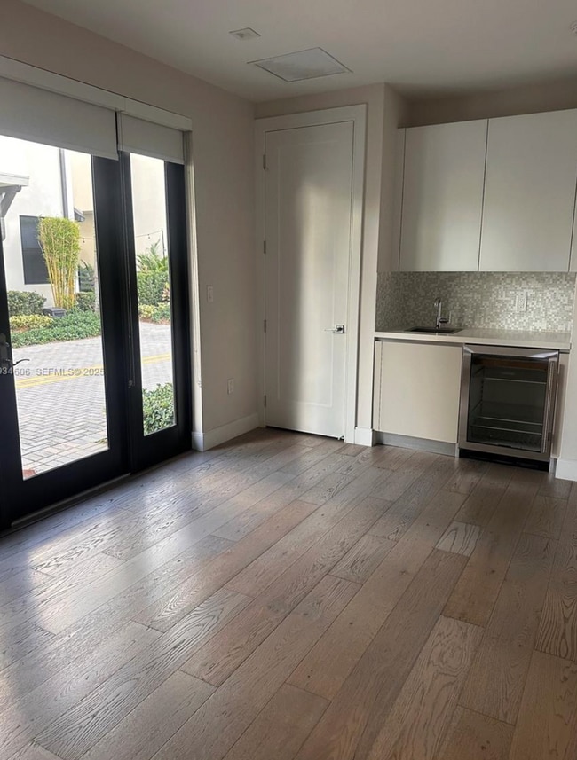 Photo - 8231 NW 48th St