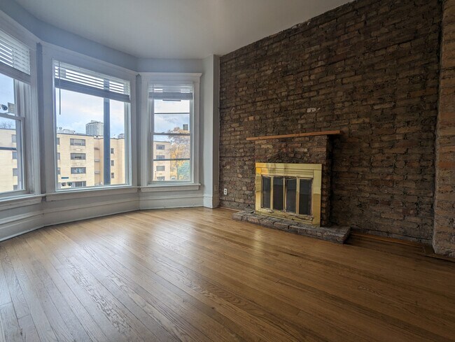 3542 N Halsted St Unidad 2