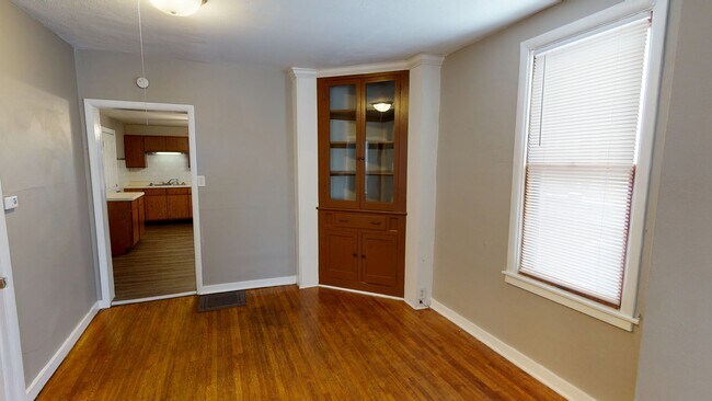 Photo - 117 E Morgan St