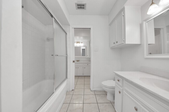 Photo - 2744 Briarhurst Dr Unit 23