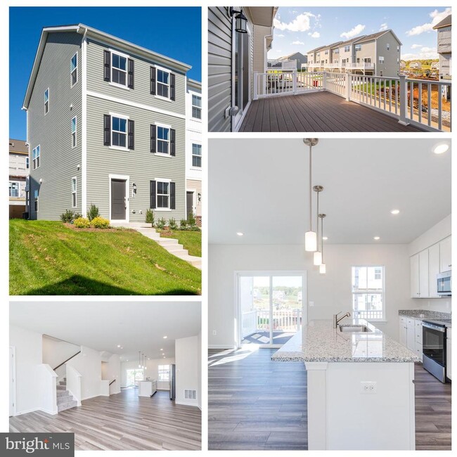 Photo - 33 BROOKFIELD Mews Townhome