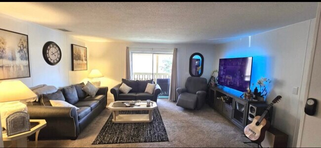 Photo - 294 Berkshire Ln