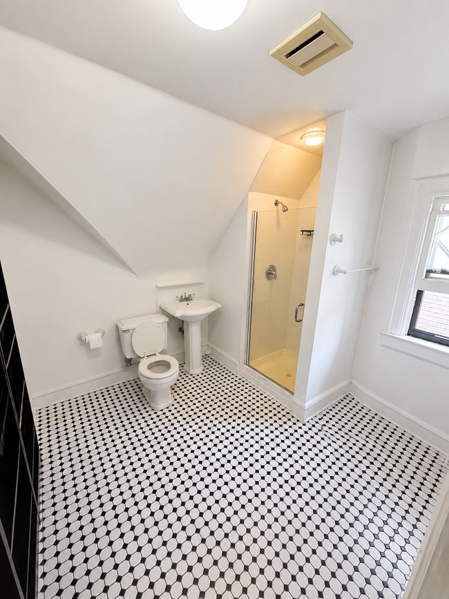 Photo - 1232 Hinman Ave Unit 3