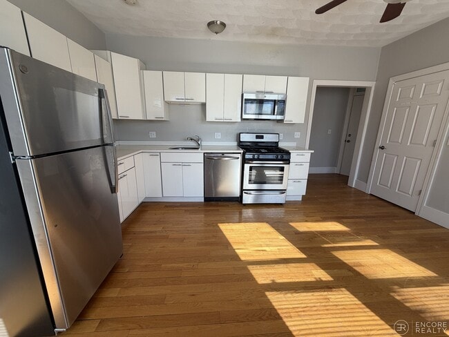 Photo - 33 Portsmouth St Unit 3R