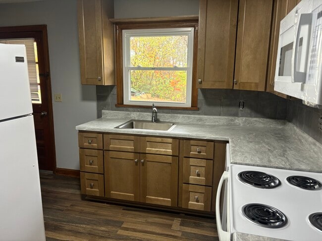 Photo - 208 Ricker Ave