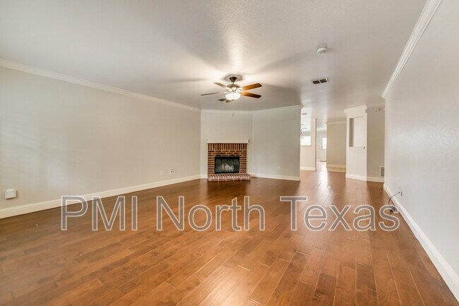 Photo - 9757 Everson Dr