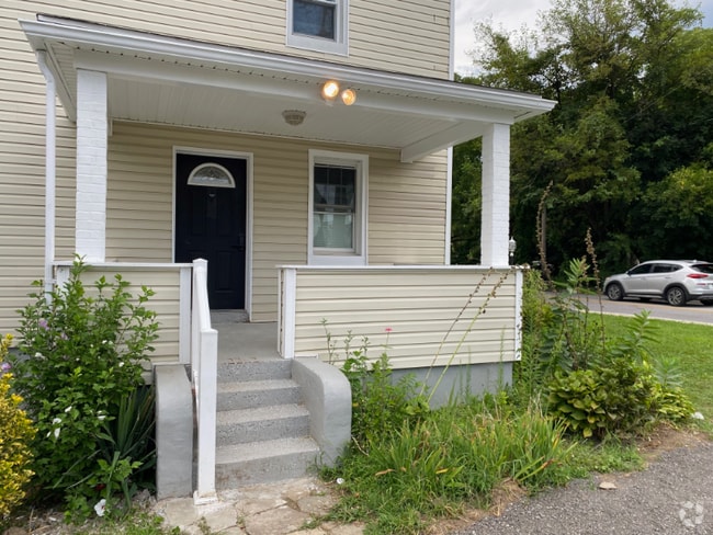 Building Photo - 4319 Kenwood Ave Rental