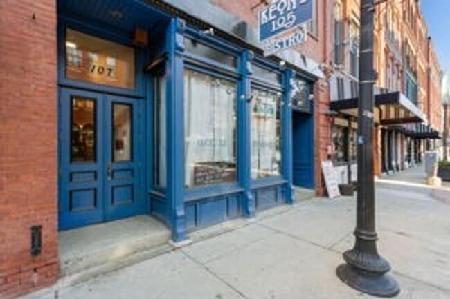 Building Photo - 107 Washington St Unit 1