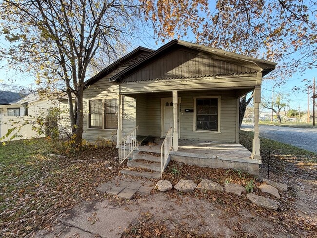 Building Photo - 3/1 in the Heart of Waco