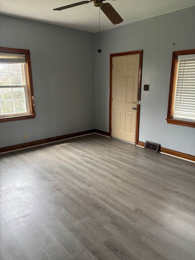 Photo - 712 E Reynolds St