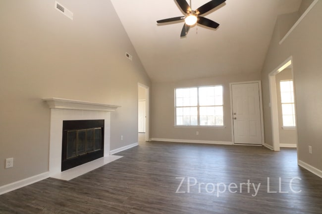 Photo - 2540 Pioneer Rd SW