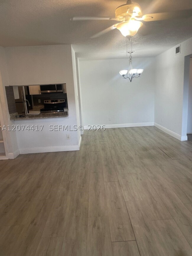 Photo - 927 Riverside Dr Unit 320