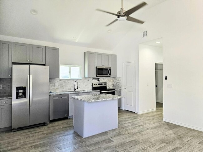 Photo - 16979 W Juneau St