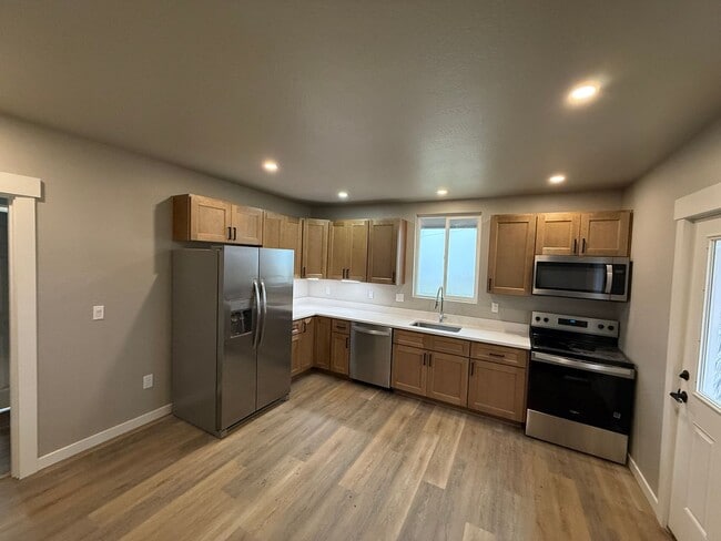 Building Photo - Fully Renovated- 1 bedroom 1 bathroom ADU