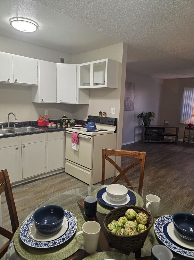 Photo - An active desert locale that's perfect for commuters