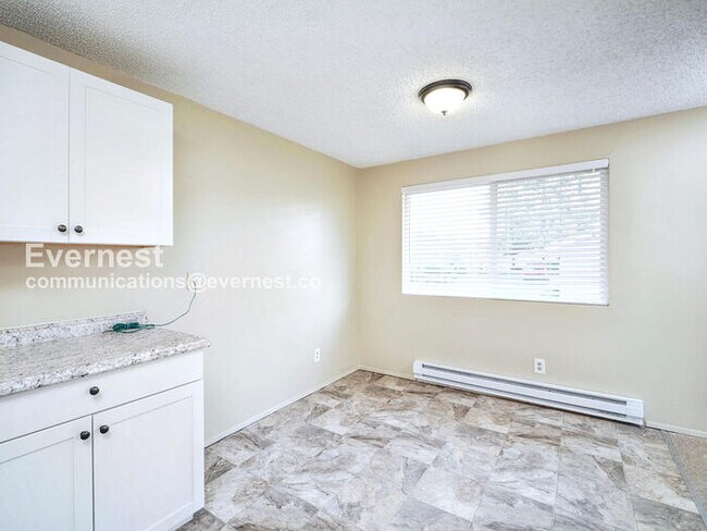 Photo - 301 E 2nd St