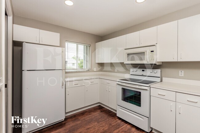 Photo - 8097 Albatross Rd