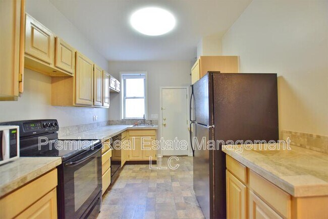 Photo - 335 E 7th Ave