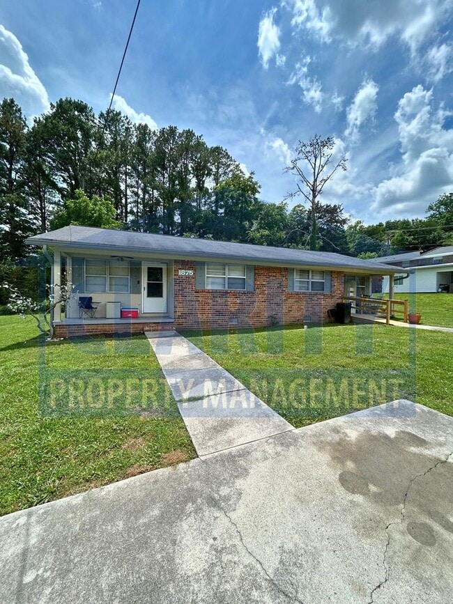 Building Photo - **1875 Green Drive NW Unit Apt A