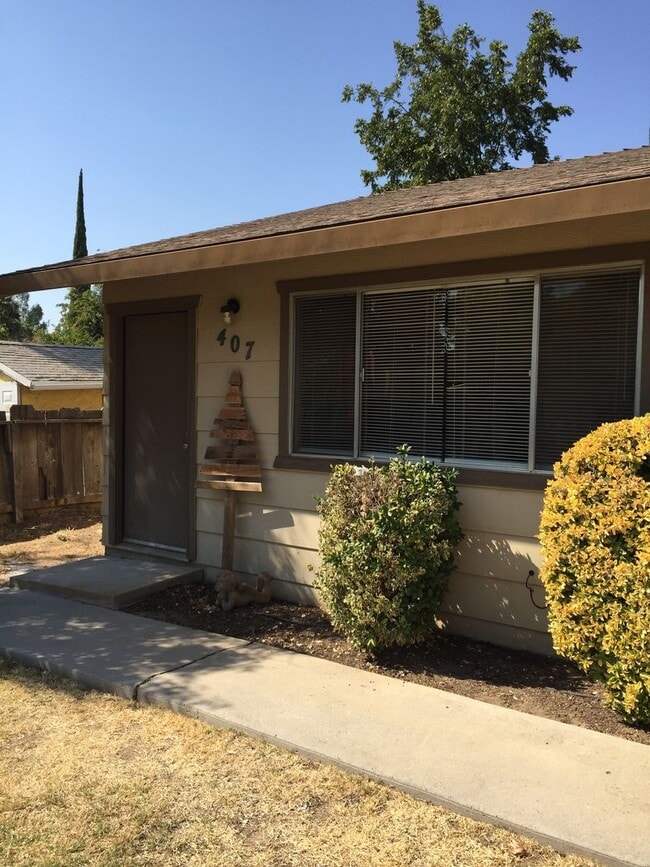 Building Photo - 407/409E. Alexander Unit 407 E. Alexander