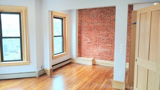 Photo - 20 Perrin St