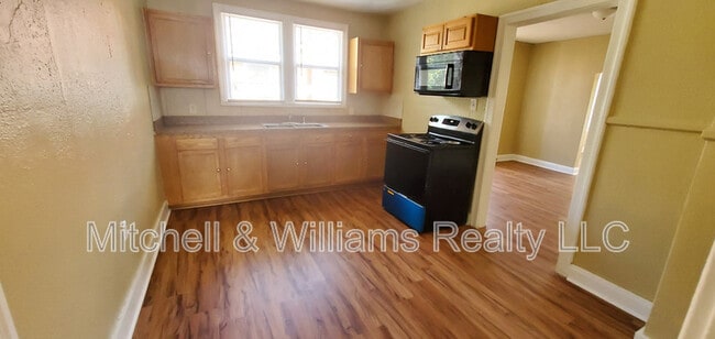 Photo - 742 Ontario St