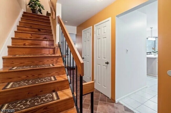 Photo - 606 Robin Rd