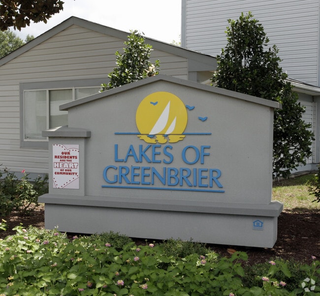 Lakes Of Greenbrier Apartments For Rent in Chesapeake, VA