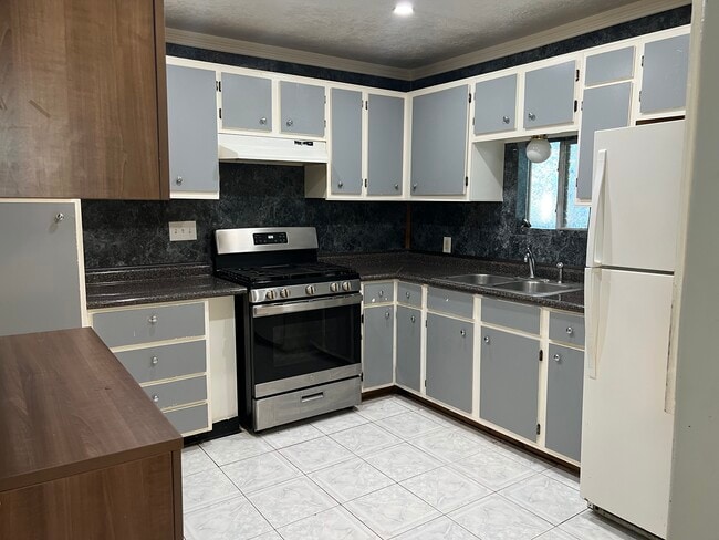 Photo - 8169 Garland St