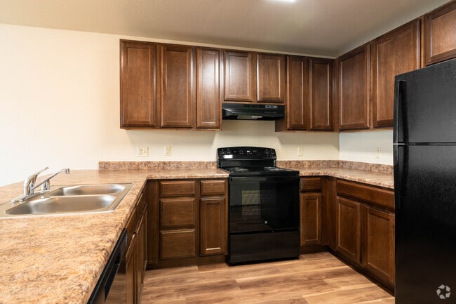 1BR, 1BA - 616SF