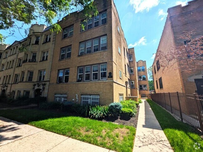 Building Photo - 1 bedroom in CHICAGO IL 60618 Unit 1 Rental